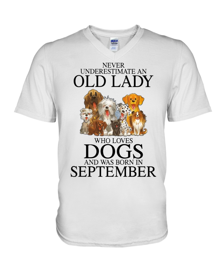 Never Underestimate An Old Lady Who Loves Dogs Shirt128