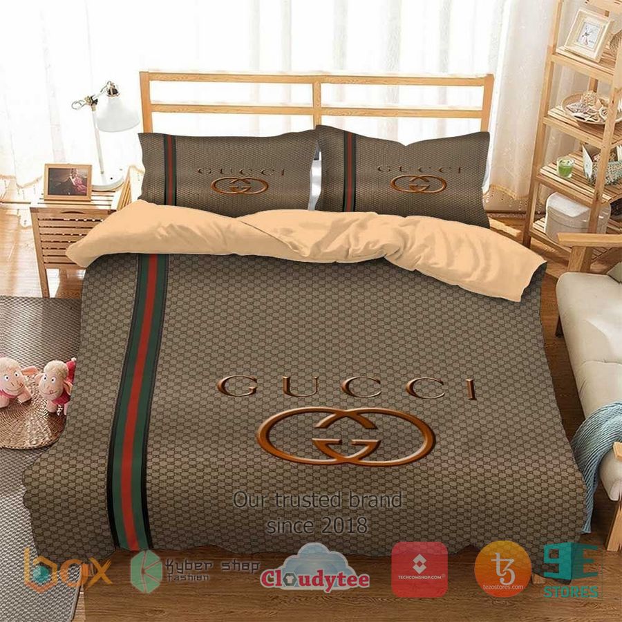 gucci luxury brand brown pattern bedding set 1 24653
