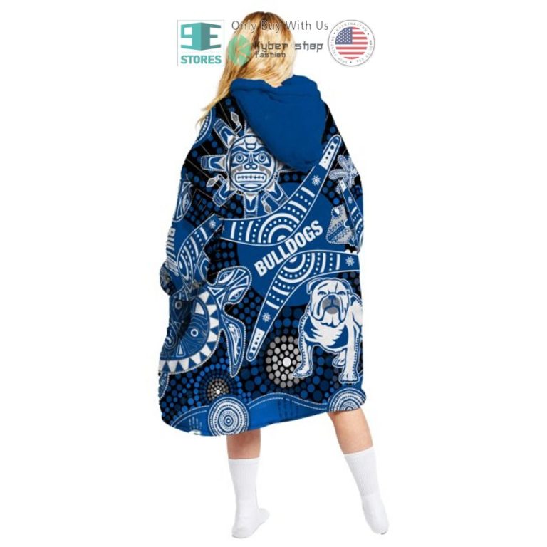 nrl canterbury bankstown bulldogs sherpa hooded blanket 3 89518