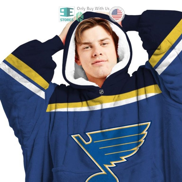 personalized nhl st louis blues logo sherpa hooded blanket 3 59313