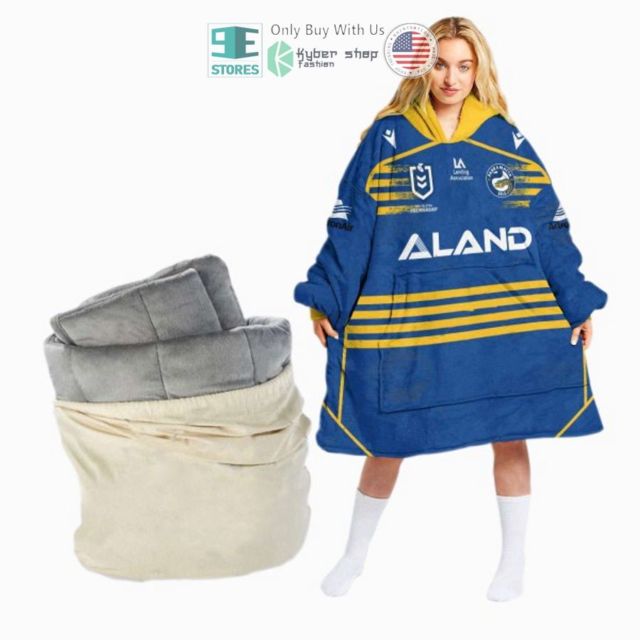 personalized nrl parramatta eels aland sherpa hooded blanket 1 22406