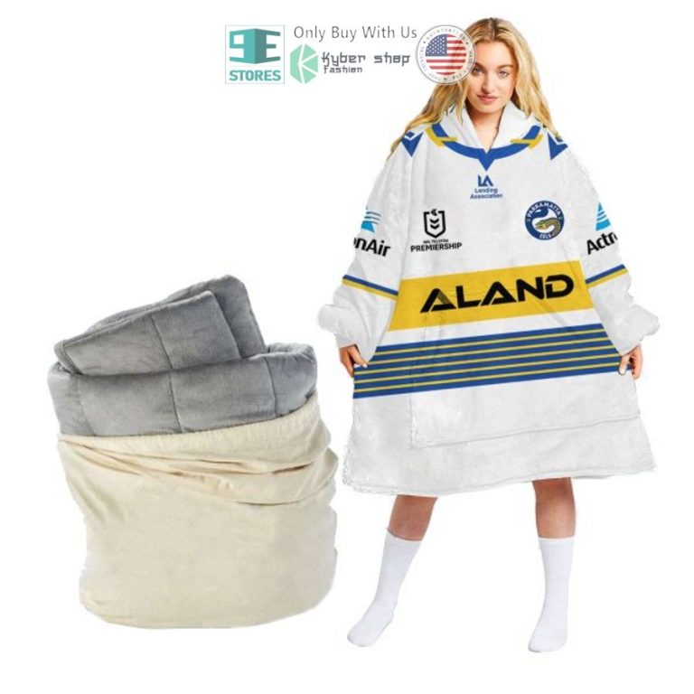 personalized nrl parramatta eels sherpa hooded blanket 1 7393