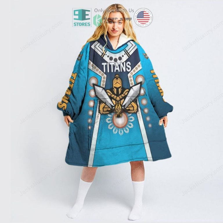 gold coast titans sherpa hooded blanket 3 63953