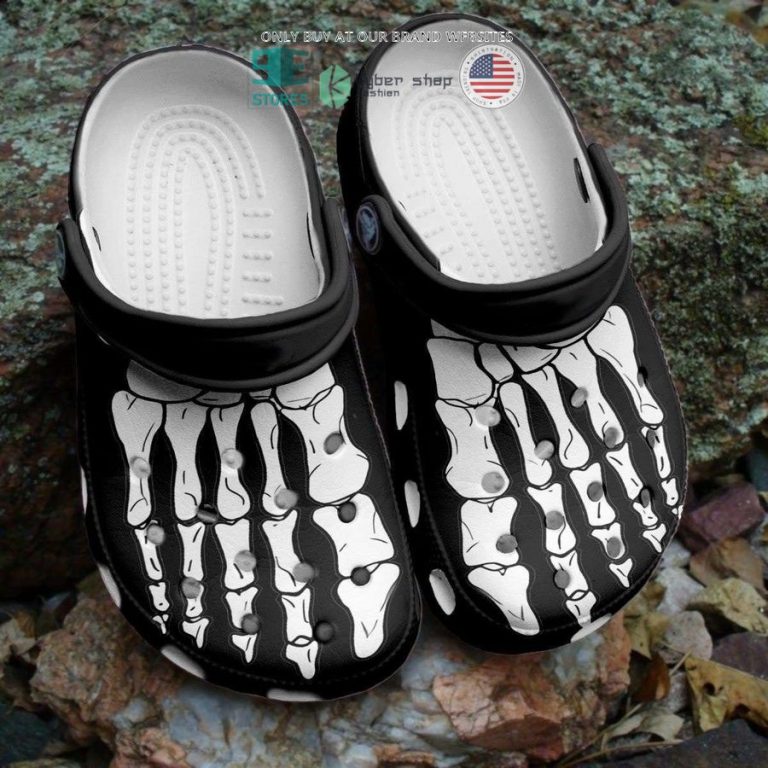 halloween skull skeleton foot black crocs crocband shoes 3 56286