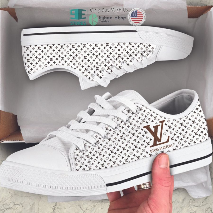 louis vuitton white pattern canvas low top shoes 1 31976