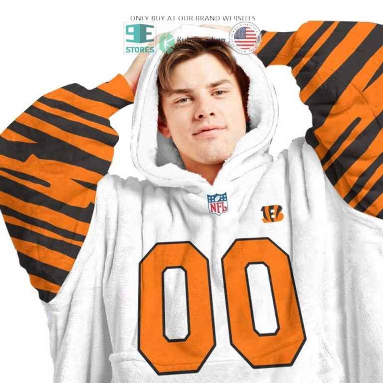 personalized cincinnati bengals logo nfl white sherpa hoodie blanket 3 32399