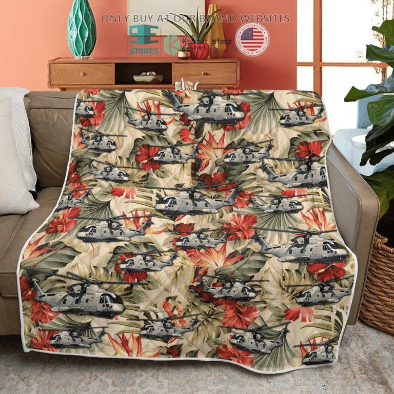 royal navy merlin hm mk2 hibiscus quilt blanket 3 77394