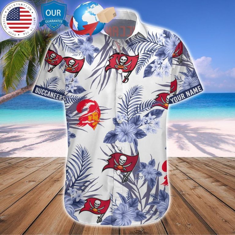 personalized hibiscus tampa bay buccaneers hawaiian shirt 3 230