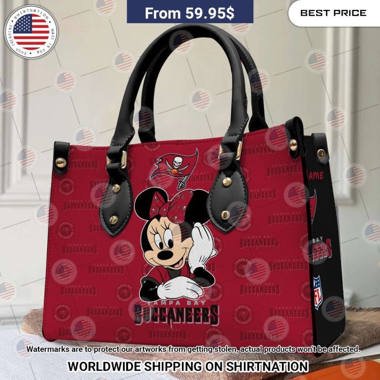 tampa bay buccaneers minnie mouse leather handbag 3 850.jpg