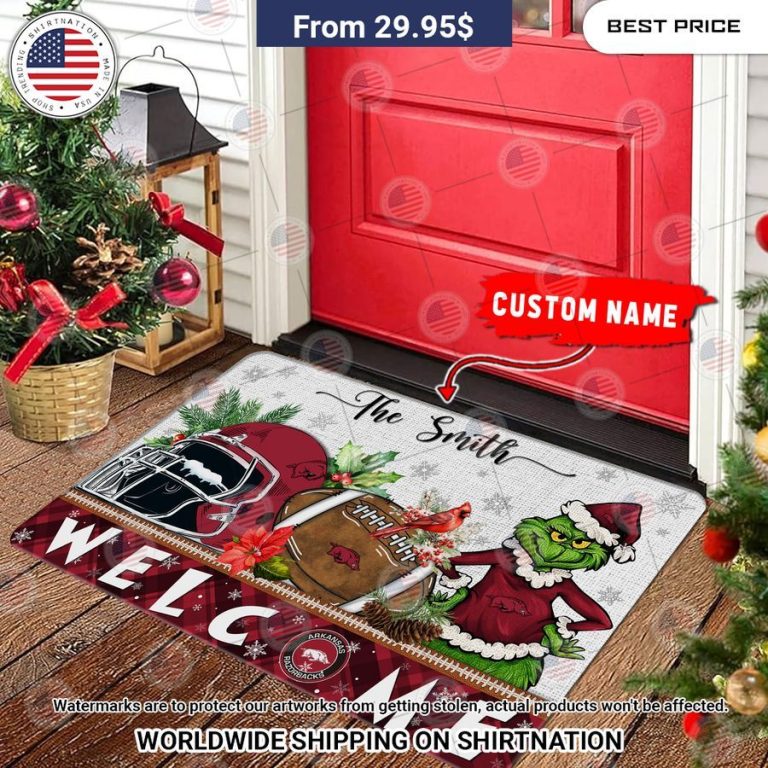 arkansas razorbacks grinch christmas welcome personalized doormat 3 726.jpg