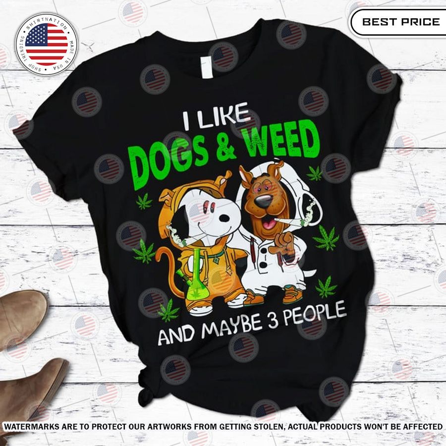 Scooby Doo and Snoopy I Like Dogs and Weed Pajamas Set Lovely smile