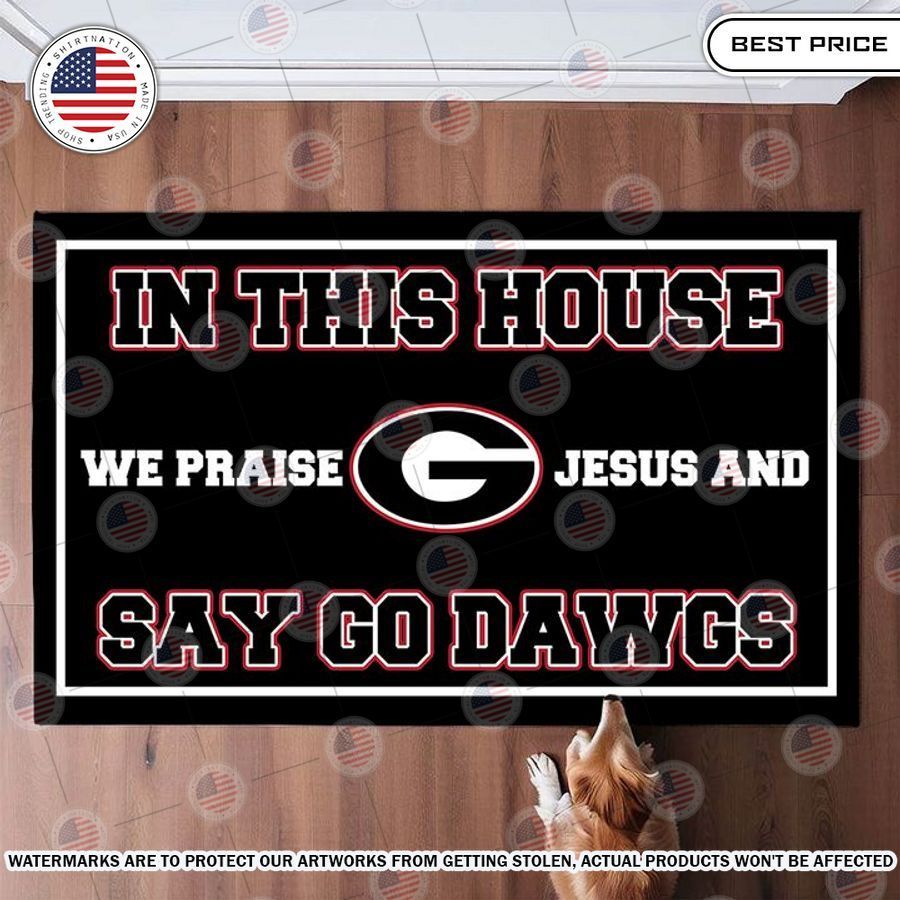 in this house we praise jesus and say go dawgs doormat 2