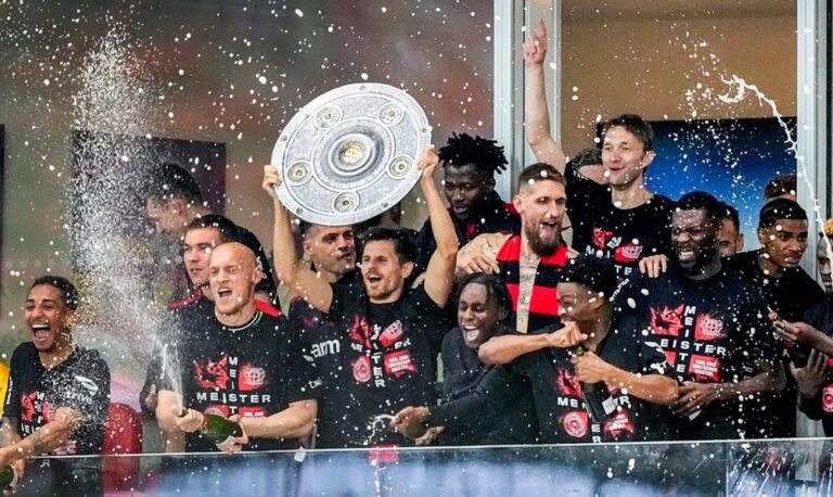 Xabi Alonso leads Bayer Leverkusen to historic first ever Bundesliga title 2